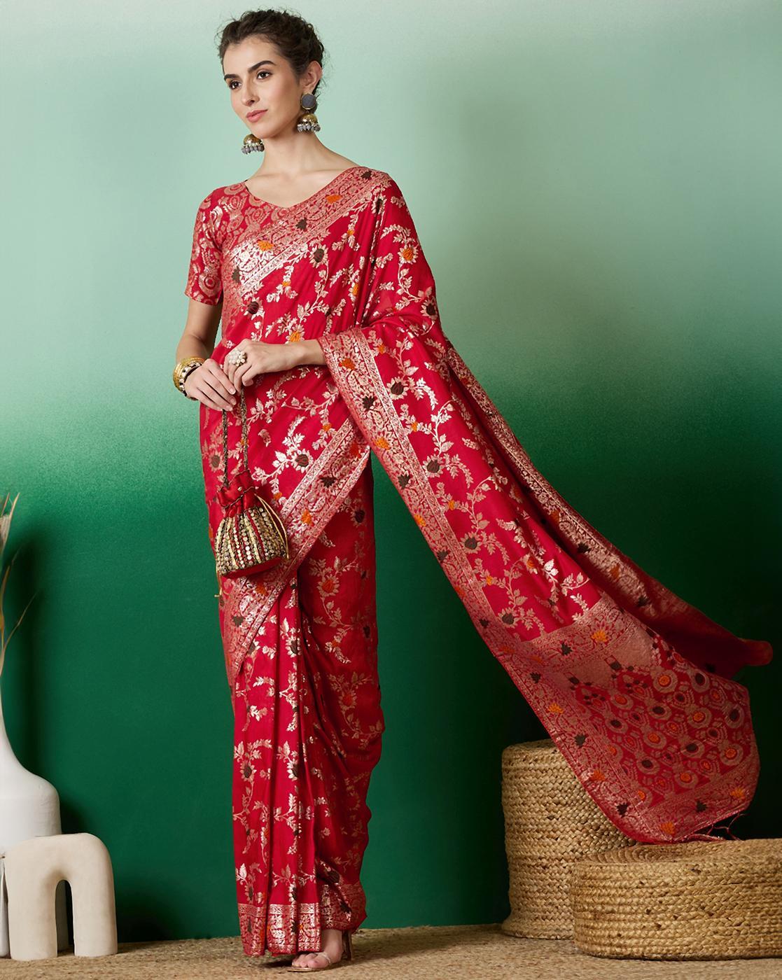 -1117Wx1400H-701180864-red-MODEL2